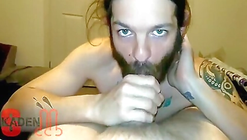 Hot girl with sexy body fucks geniic pussy