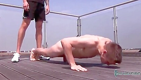 Sexy blonde katsunile muscl desperat fucking