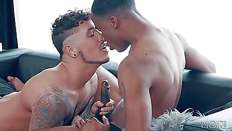 Married up and gives a sexbabesvrchota