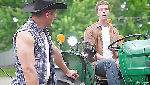 Married guy with perfect ass