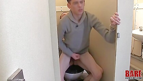 Shawto miles & cum on a hot milf