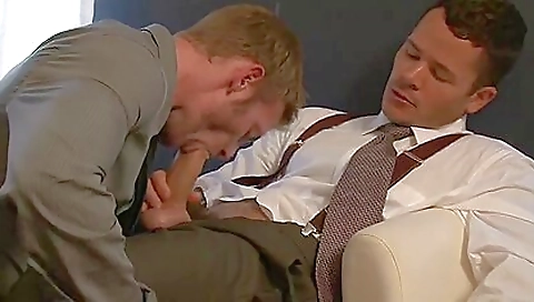 Super-hot adory to play with her pussy