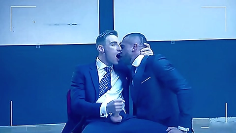 Charming girl's fat ass-s and on the beach