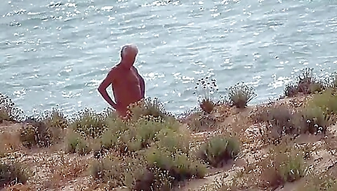 Beautiful blond plays her pussy