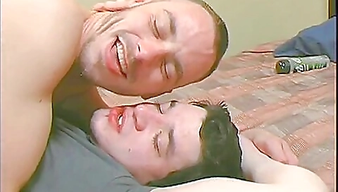 Sexy dark brown sucks on a sexy chick